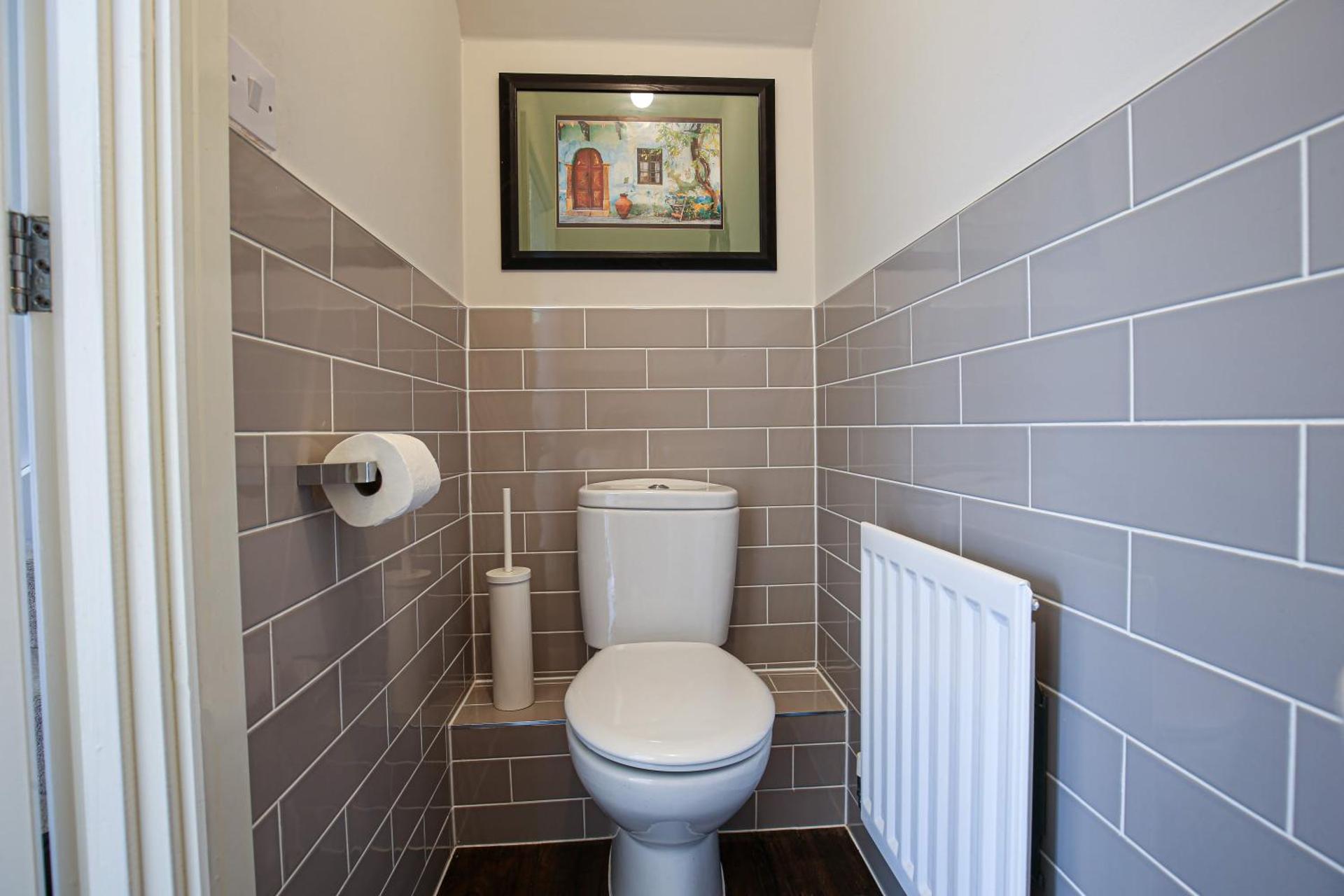 Premium 4 large double bed townhouse in Bicester, next to Bicester Village