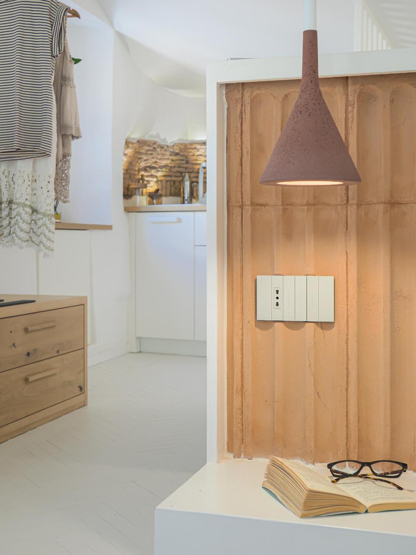 Dreamers Sea View - White and Green