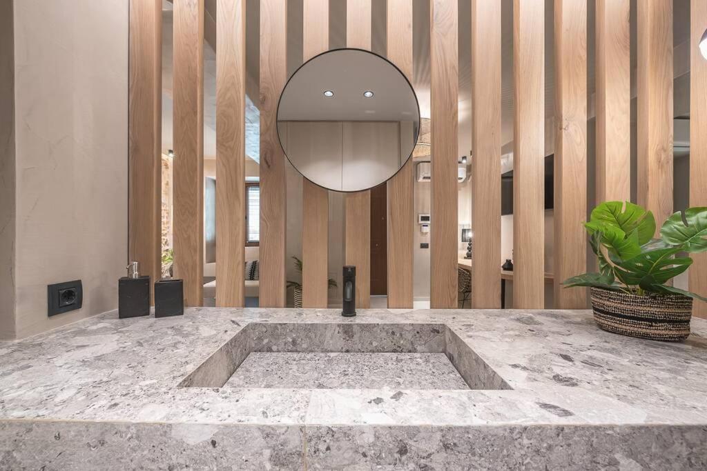 Apollonos 28 Luxury Suites