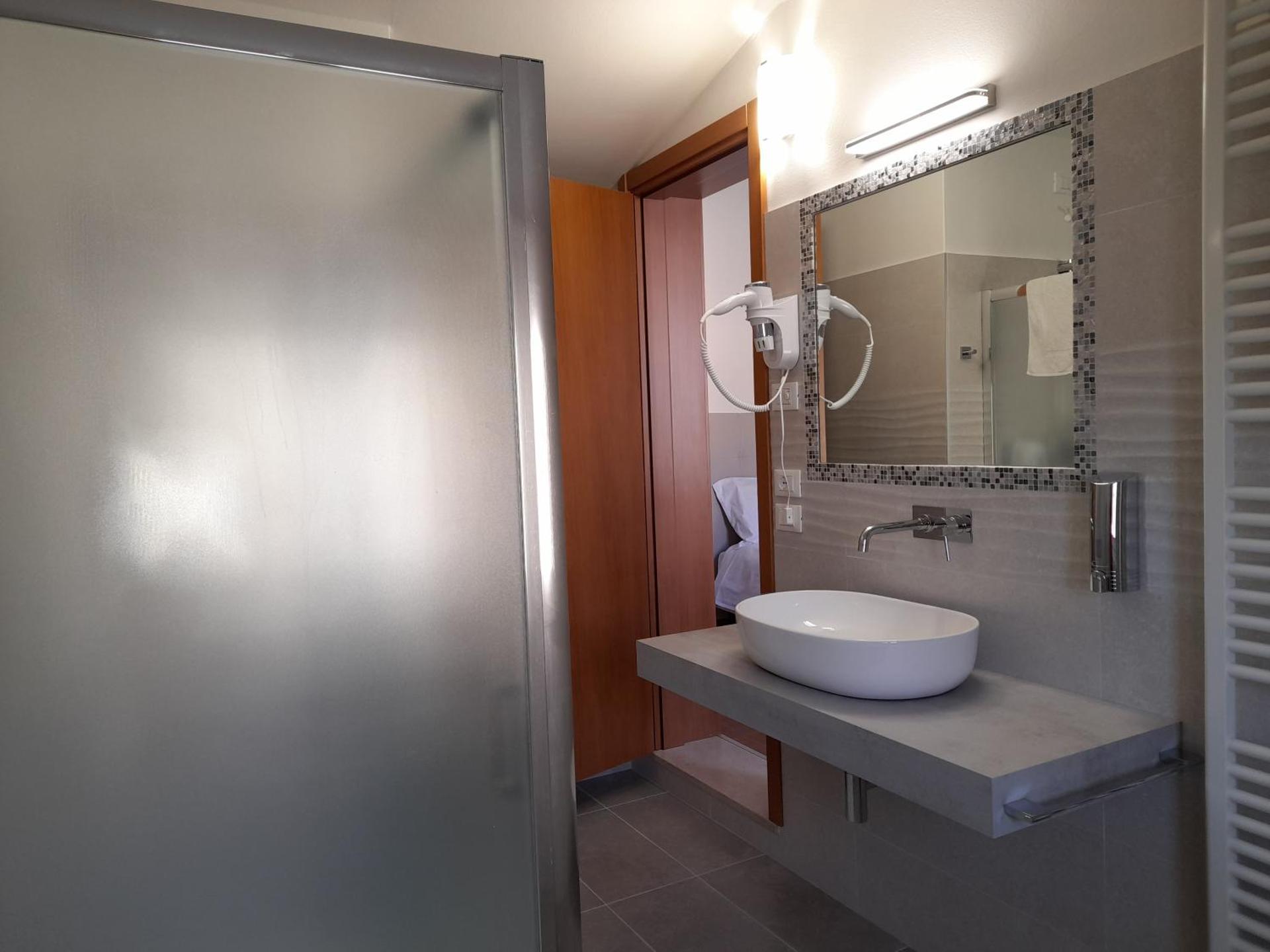 Double or Twin Room with Bathroom