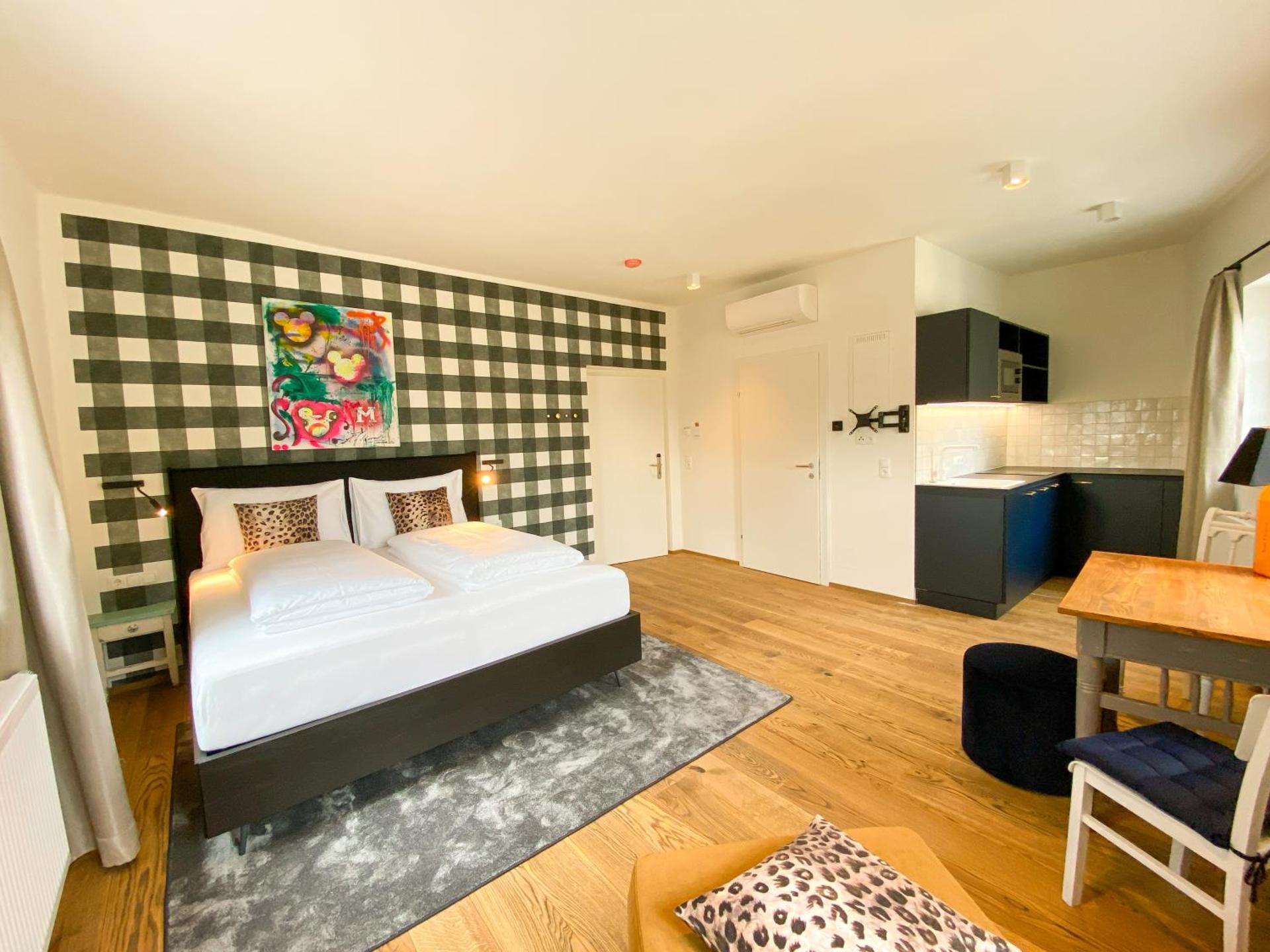 Photo of the whole room