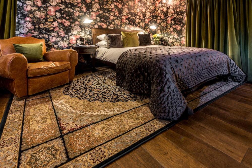 King Room with Spa Bath