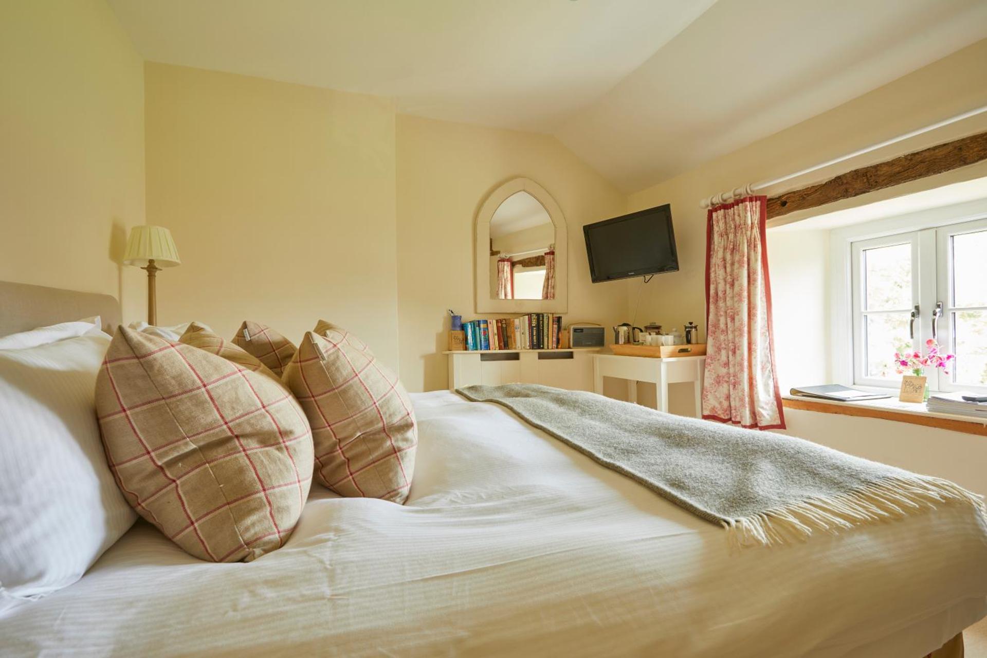 Double or Twin Room with Bathroom