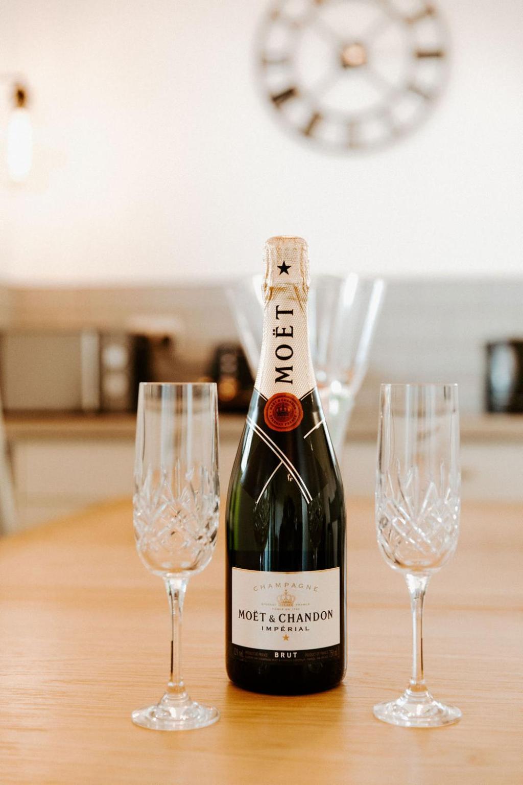 FAIRVIEW FARM Holiday Accommodation 14 Luxury Lodges, Cabins, Dog Friendly, Suitable for Couples, Families and Groups, Wedding Guests , Corporate events, Sleeps 2-65 guests in Ravenshead, Nottingham near Sherwood Forest, set in 88 acres