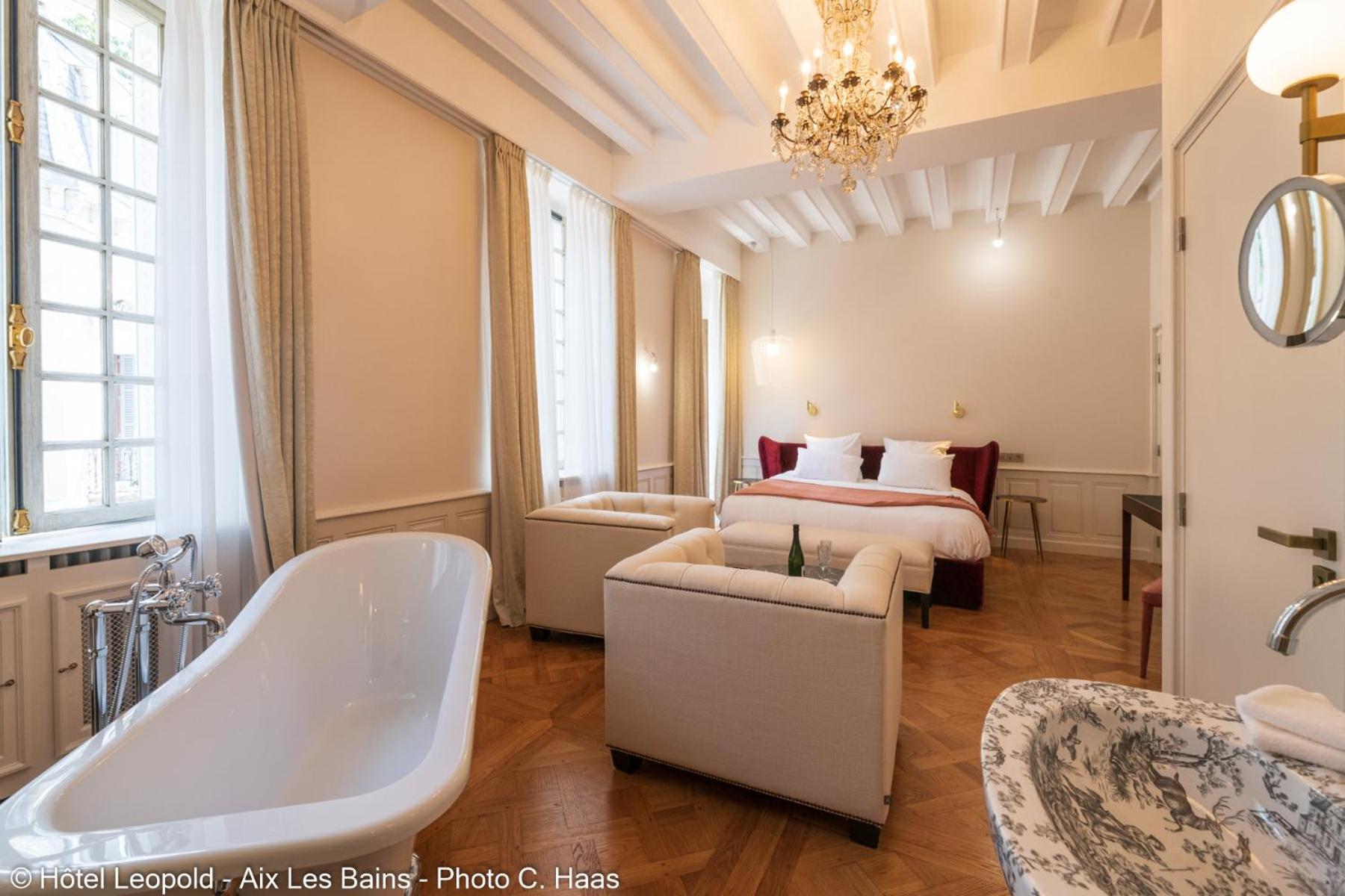 Photo of the whole room