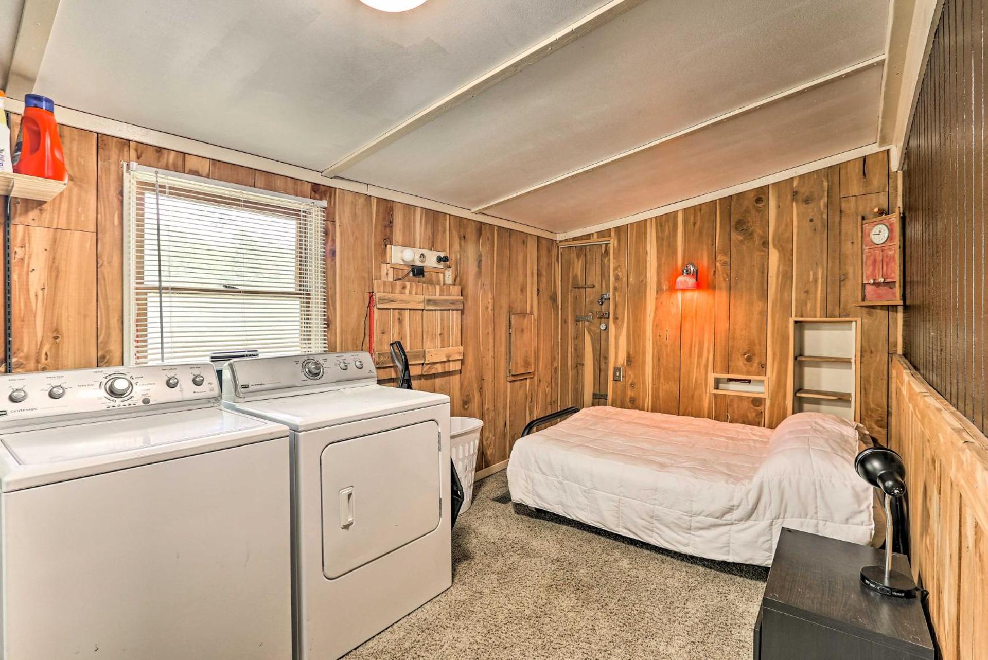 1950s Serenity Pond Cabin with View Peace and Quiet!