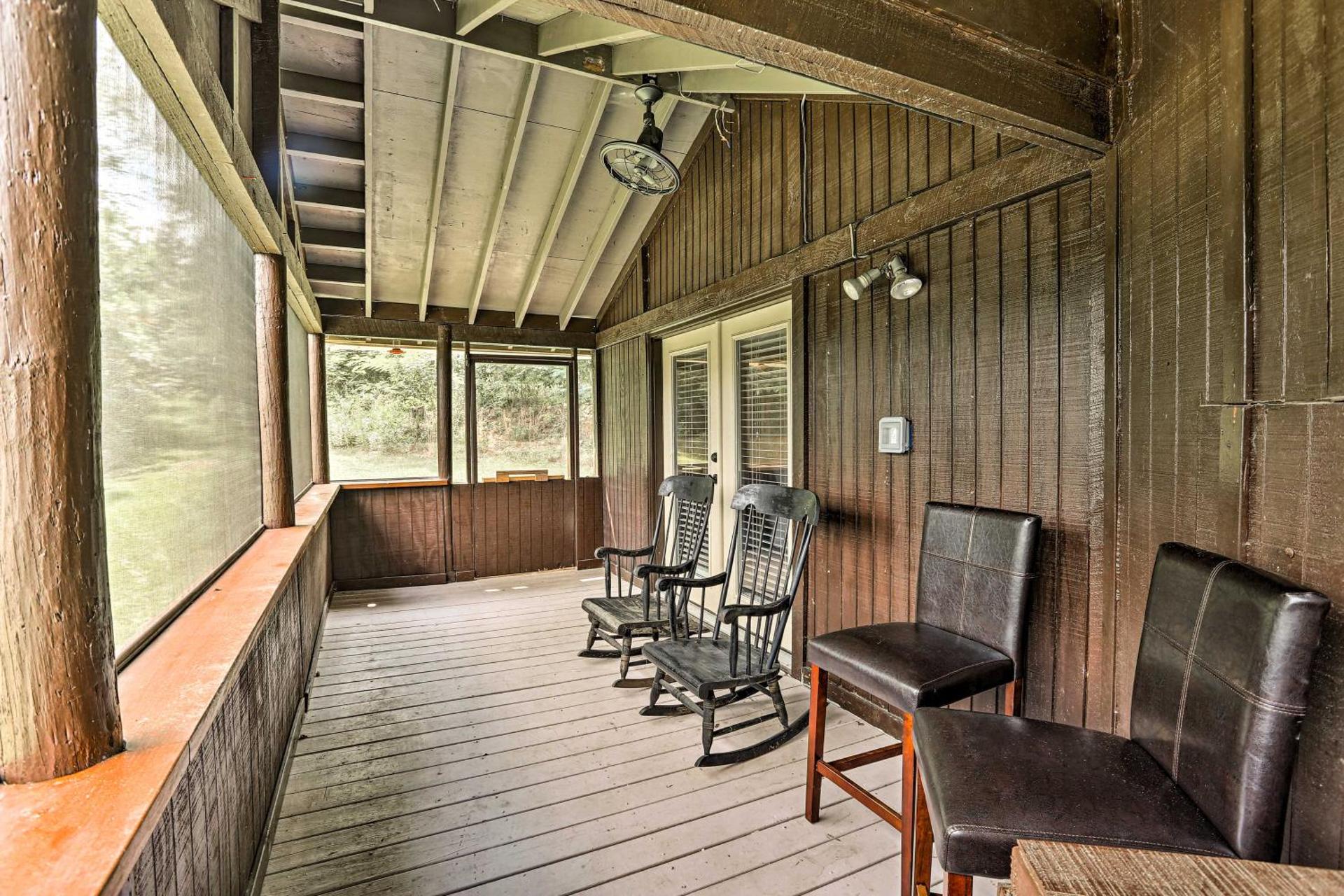 1950s Serenity Pond Cabin with View Peace and Quiet!