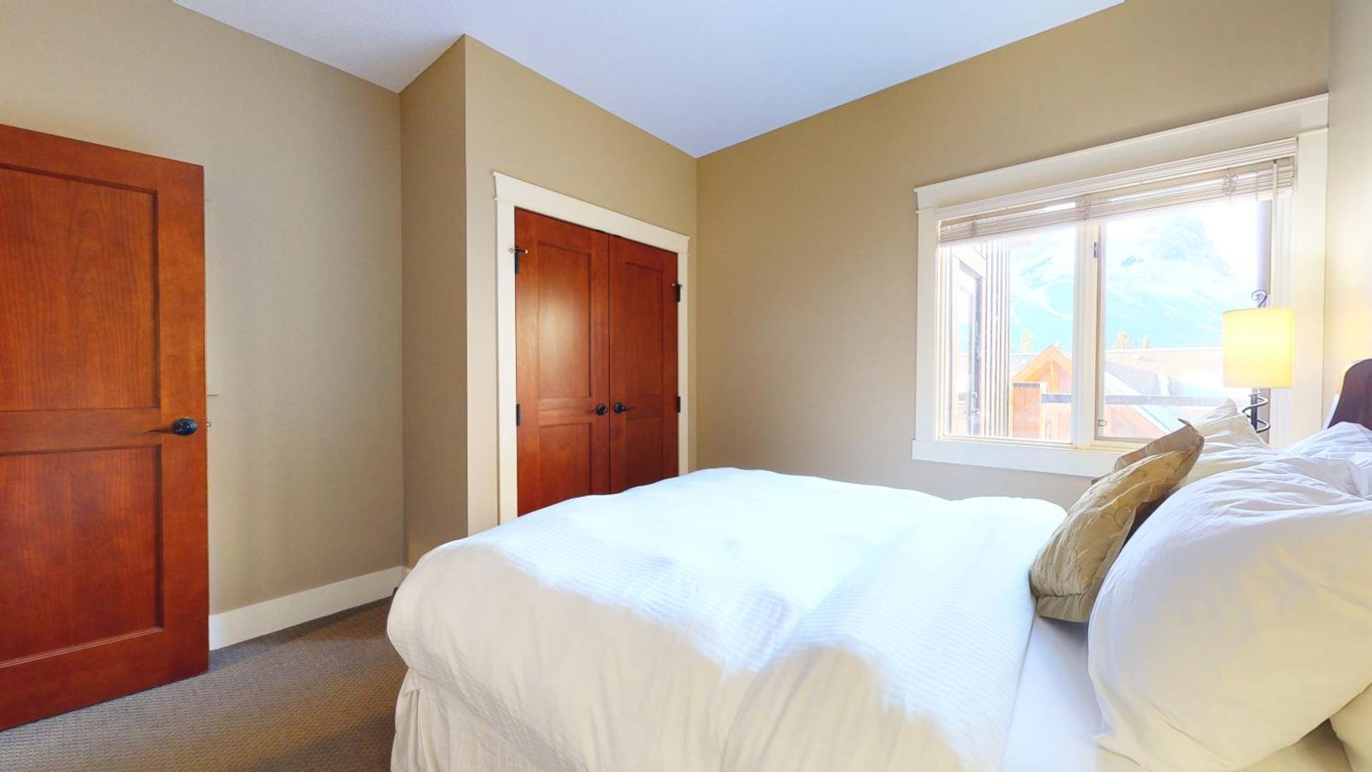 Spectacular Penthouse With Amazing Views, Indoor Pool and Hot tub