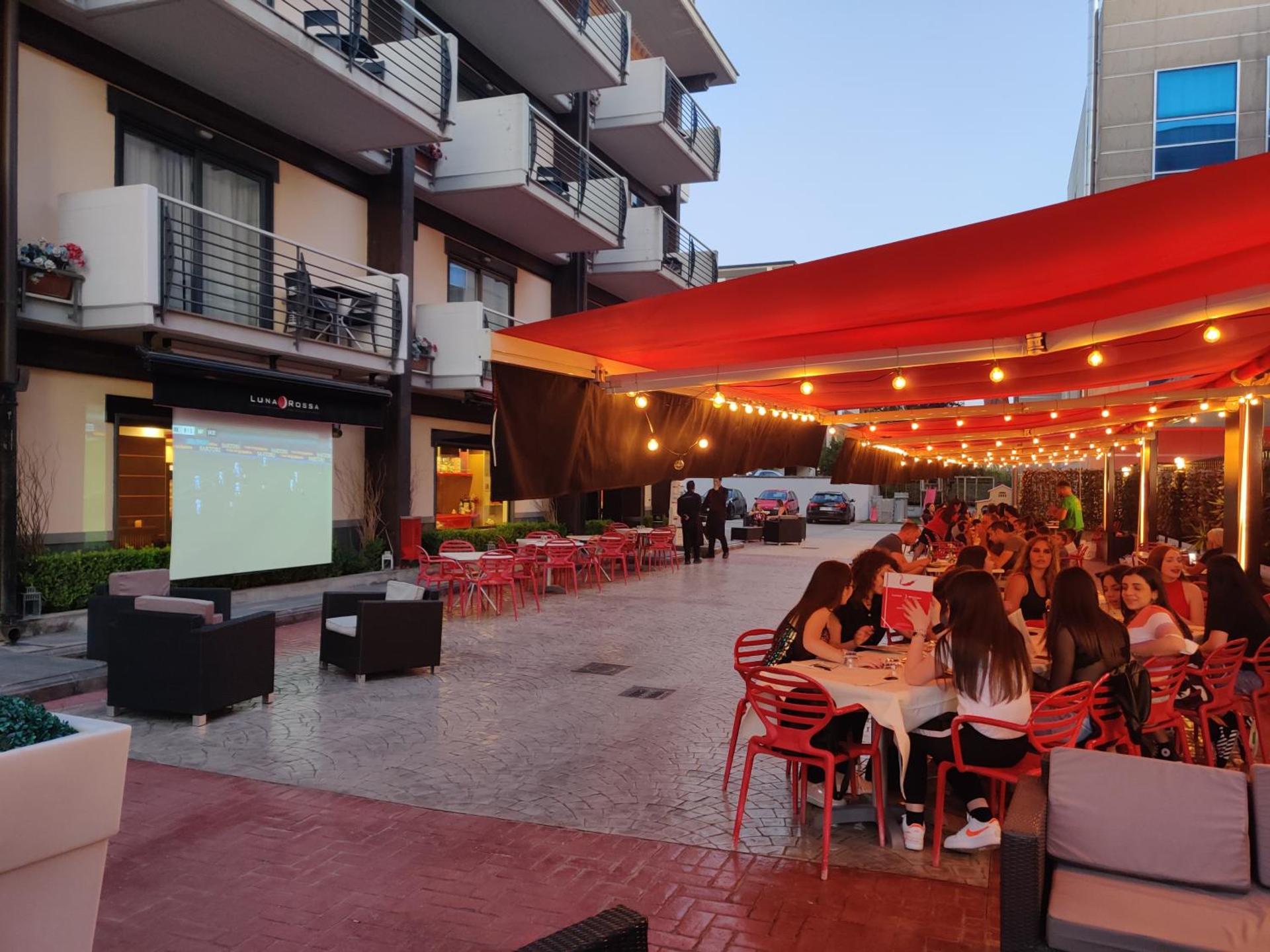 Restaurant/places to eat