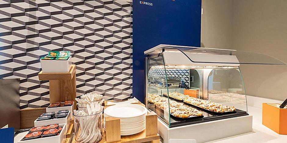 Holiday Inn Express & Suites - Lumberton by IHG