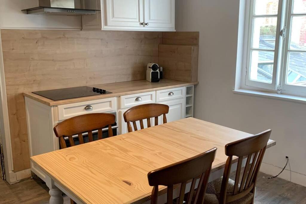 LA PETITE MAISON PRÈS DE LA MER