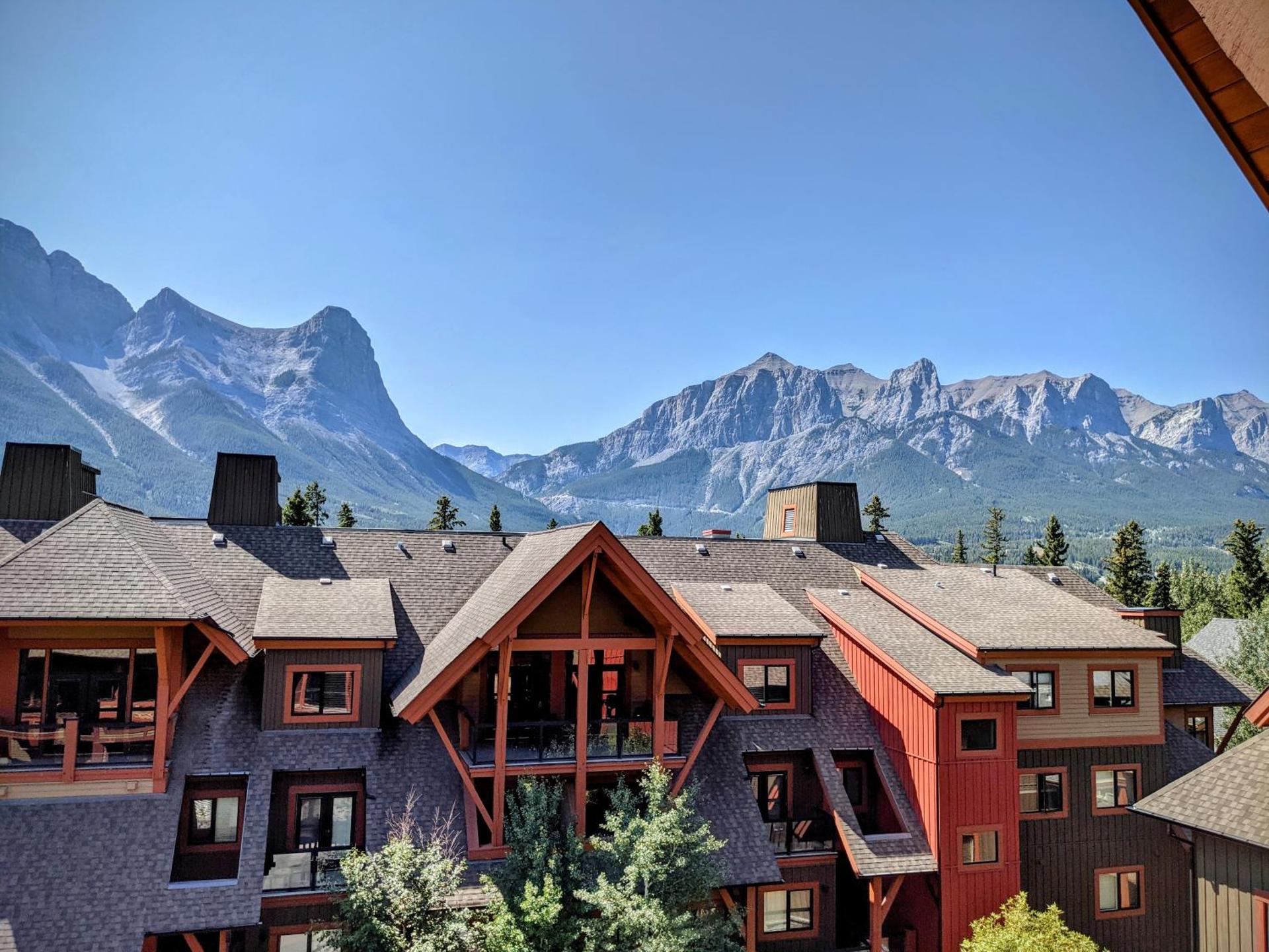 Spectacular Penthouse With Amazing Views, Indoor Pool and Hot tub