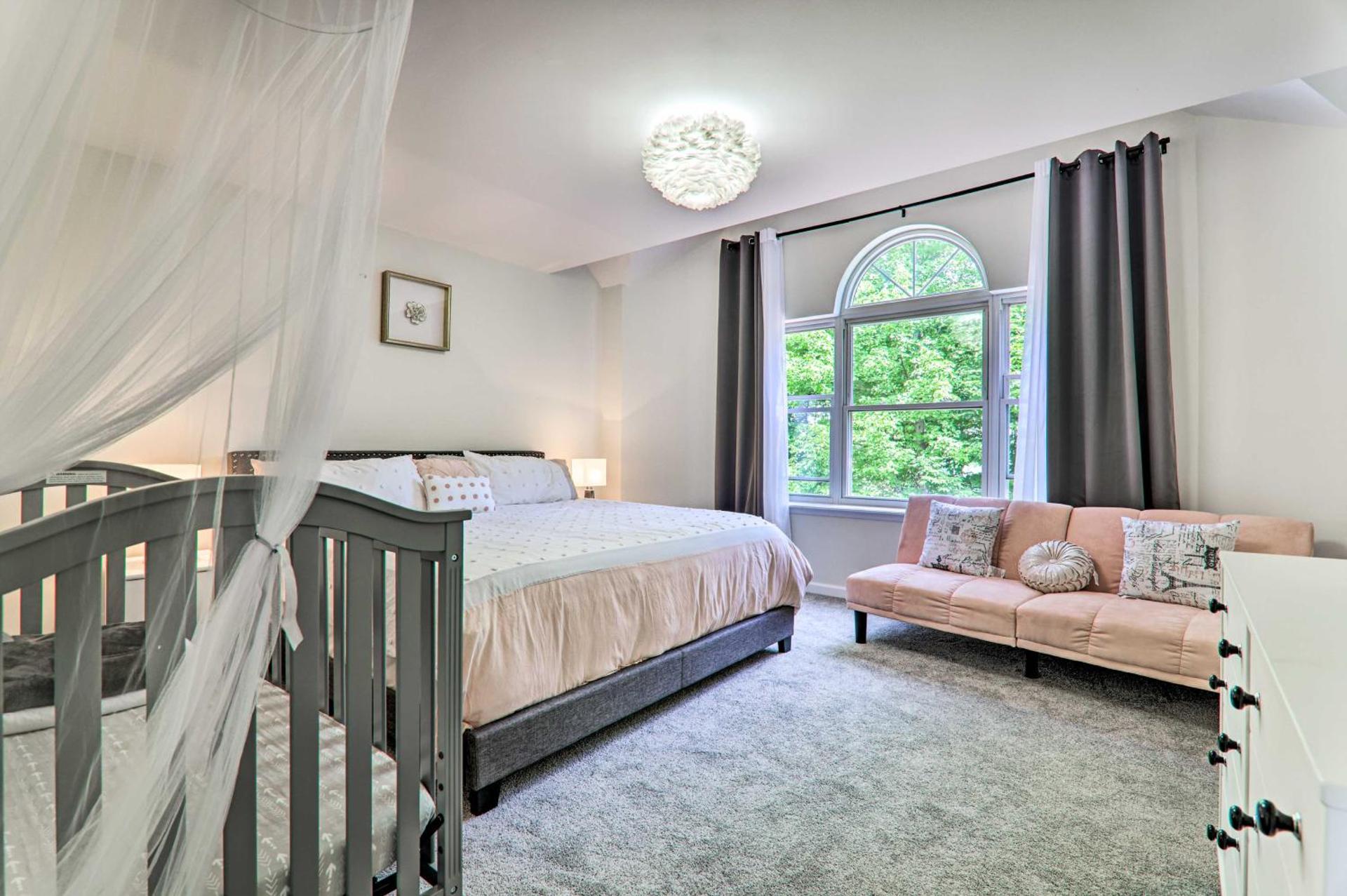 Fire Pit and Hot Tub Peaceful Poconos Farms Getaway