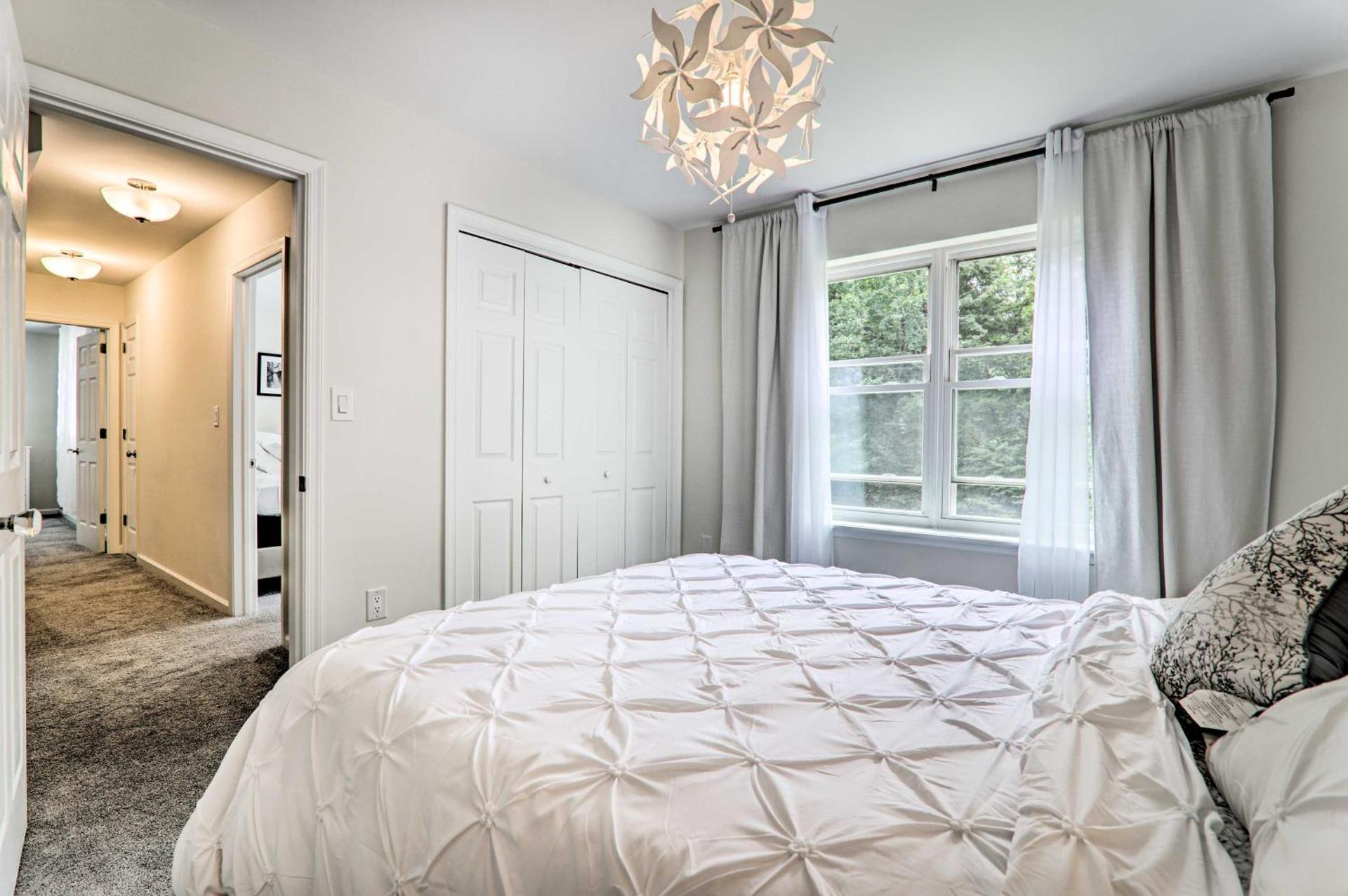 Fire Pit and Hot Tub Peaceful Poconos Farms Getaway