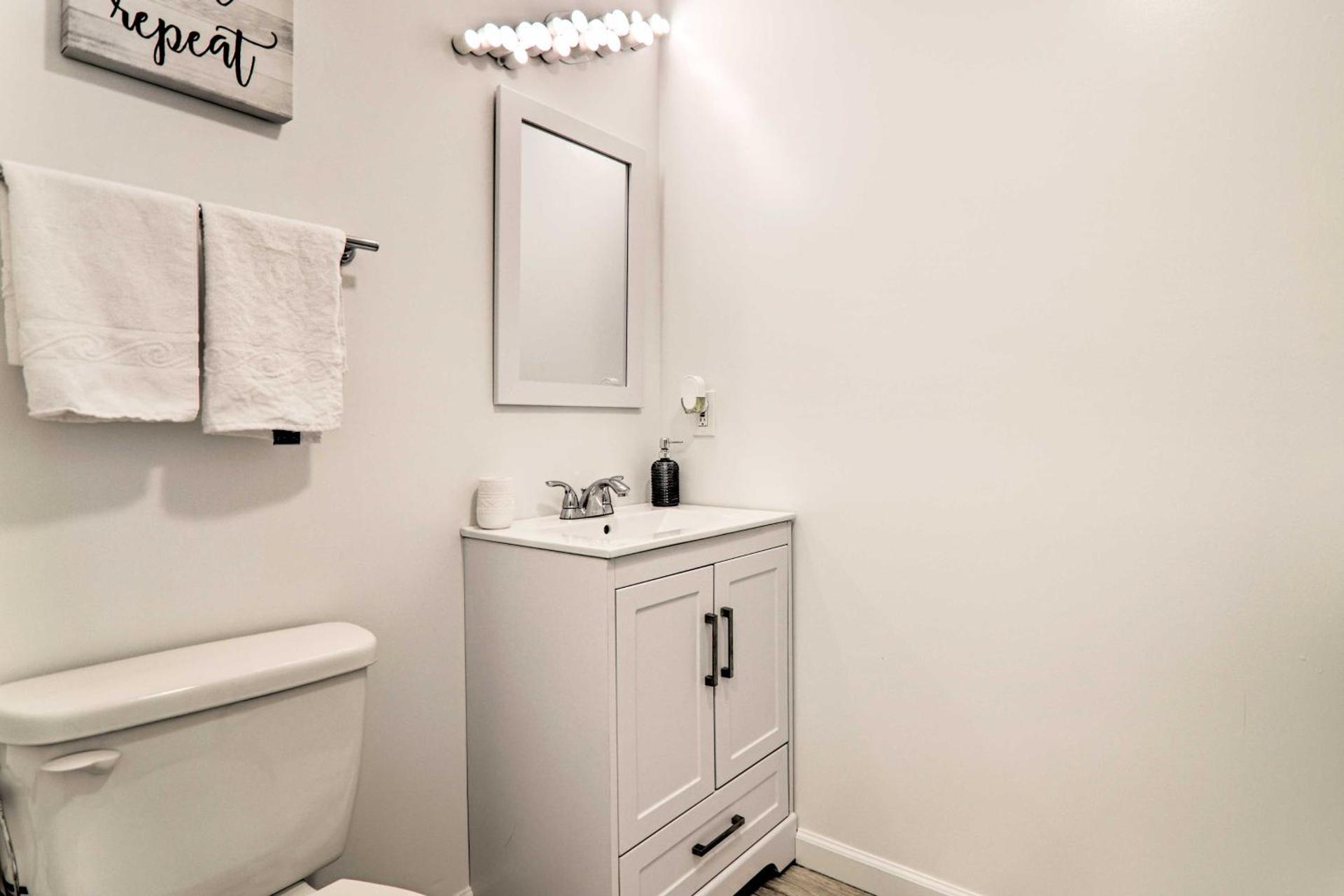 Fire Pit and Hot Tub Peaceful Poconos Farms Getaway