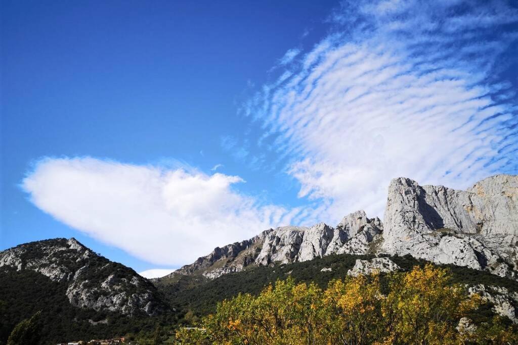 El Chalet de la Poza - Río, barbacoa, Wifi, zona de trabajo, vistas.