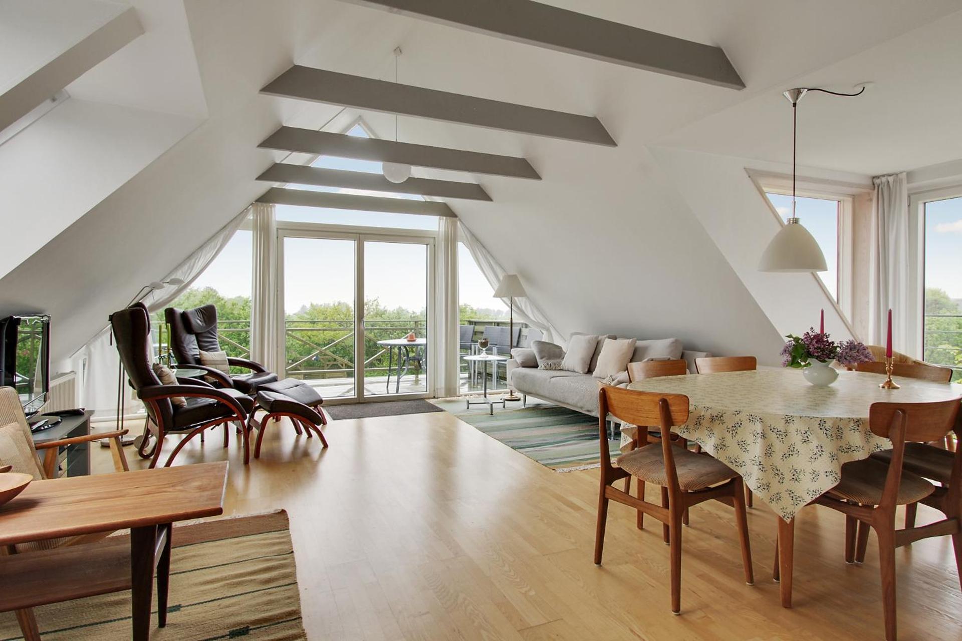 Apartment with Balcony