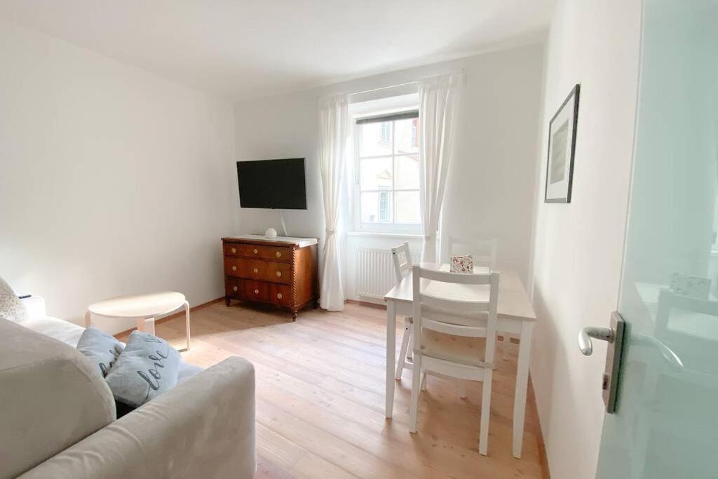 In Urbi, city appartement