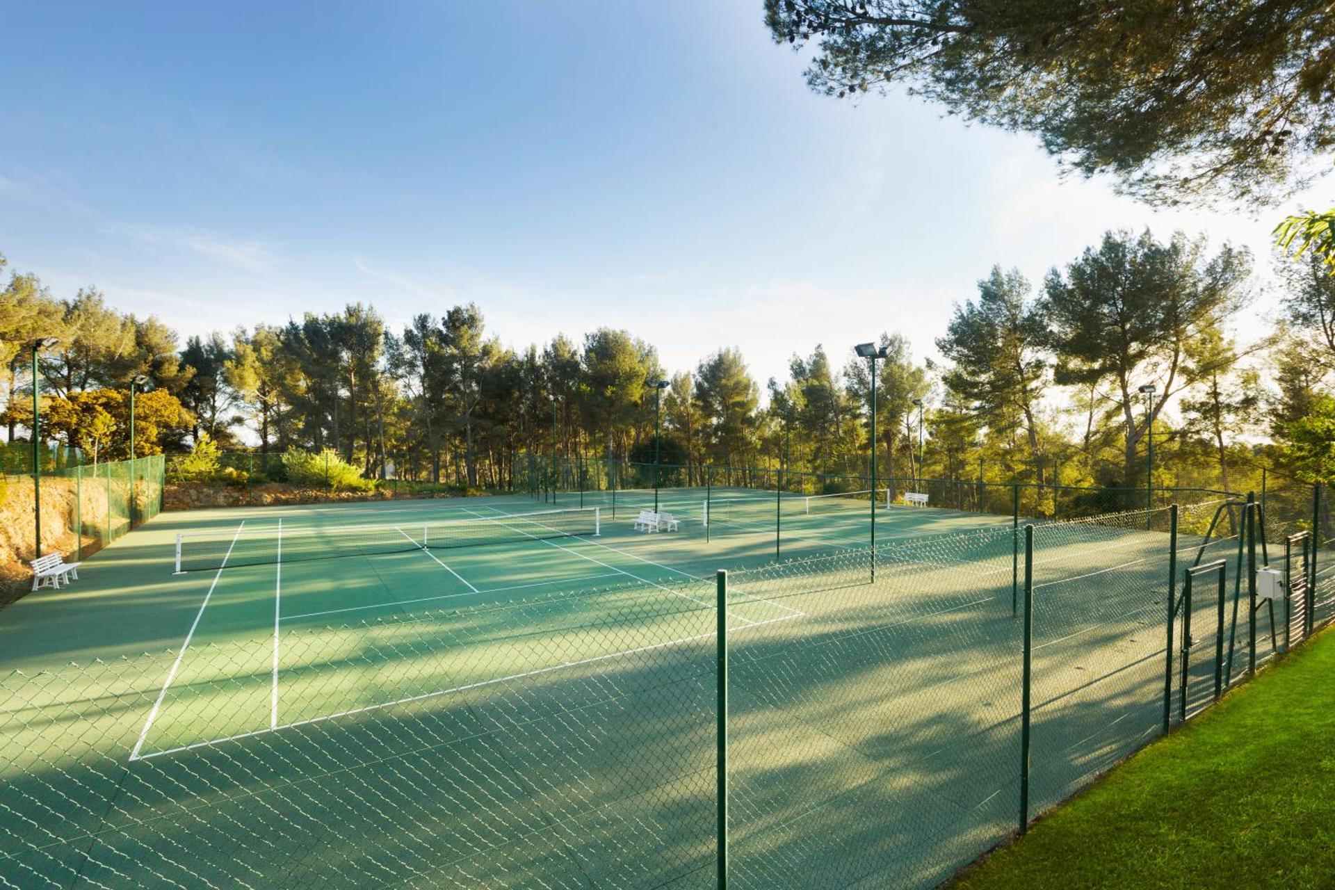 Tennis court