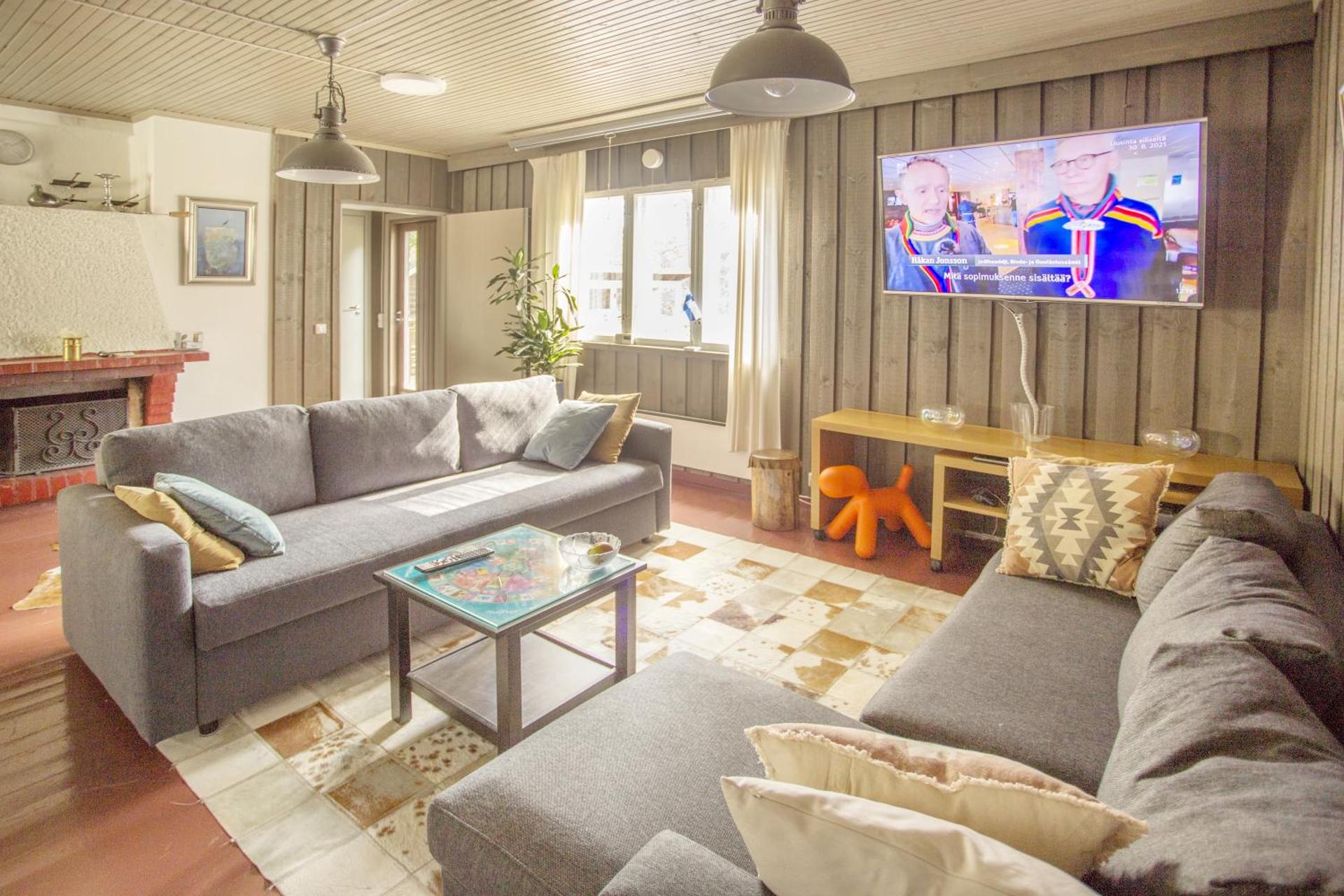 Communal lounge/ TV room