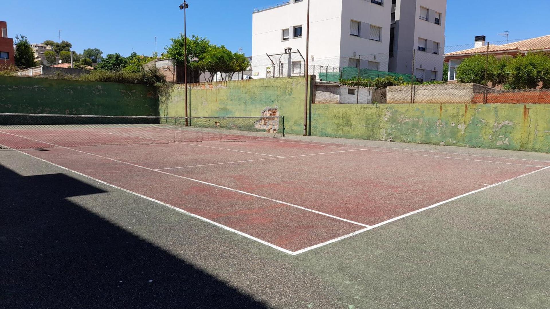 Tennis court