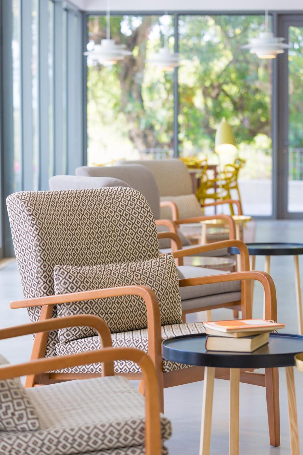 Communal lounge/ TV room