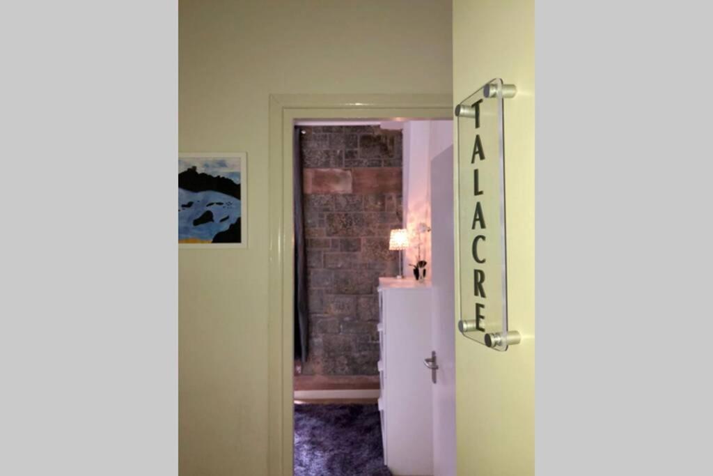 Romantic Chapel Retreat in Snowdonia - Sea Views & Serenity