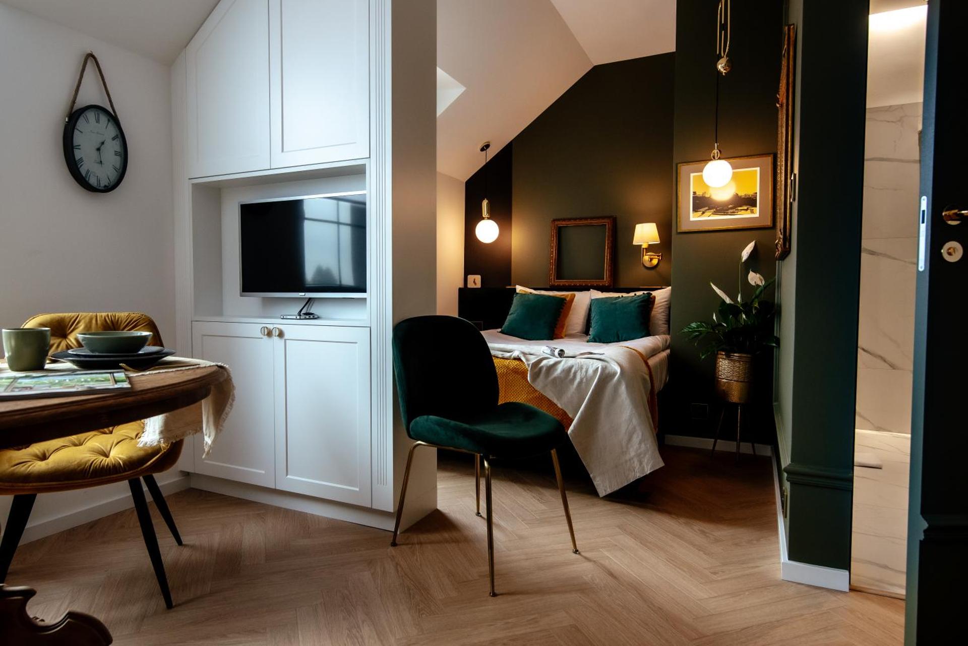 Communal lounge/ TV room