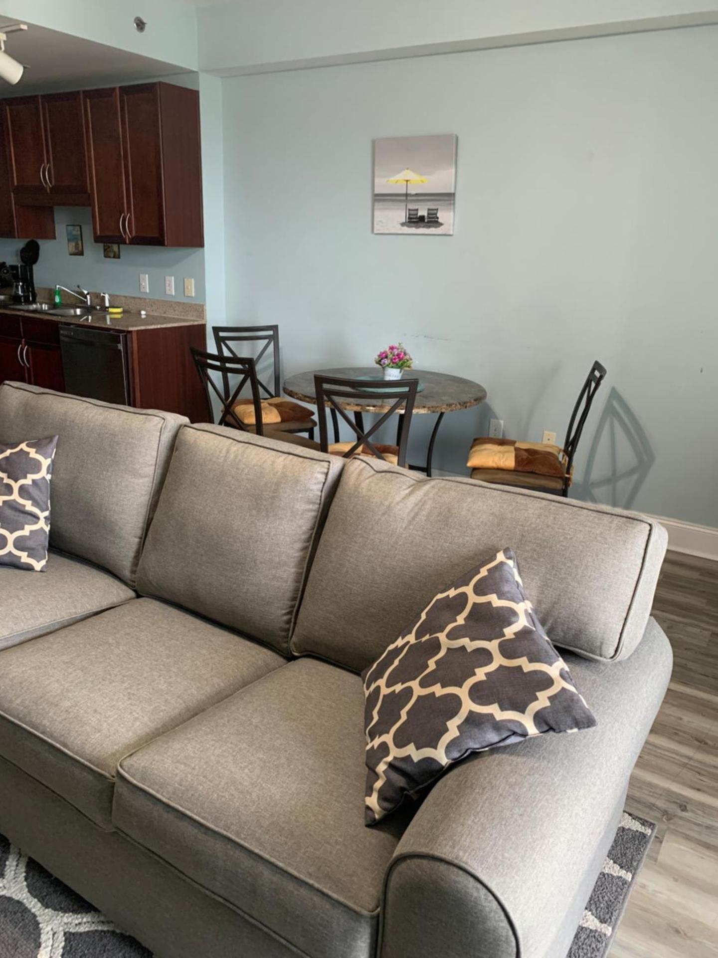 LAKETOWN 5 POOLs STEPS TO BEACH FAMILY FRIENDLY