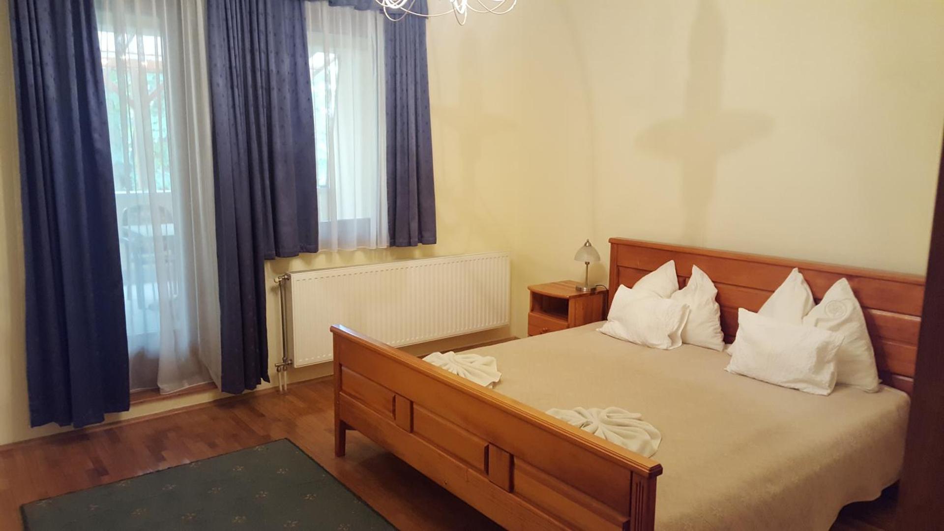 Family Room with Garden View