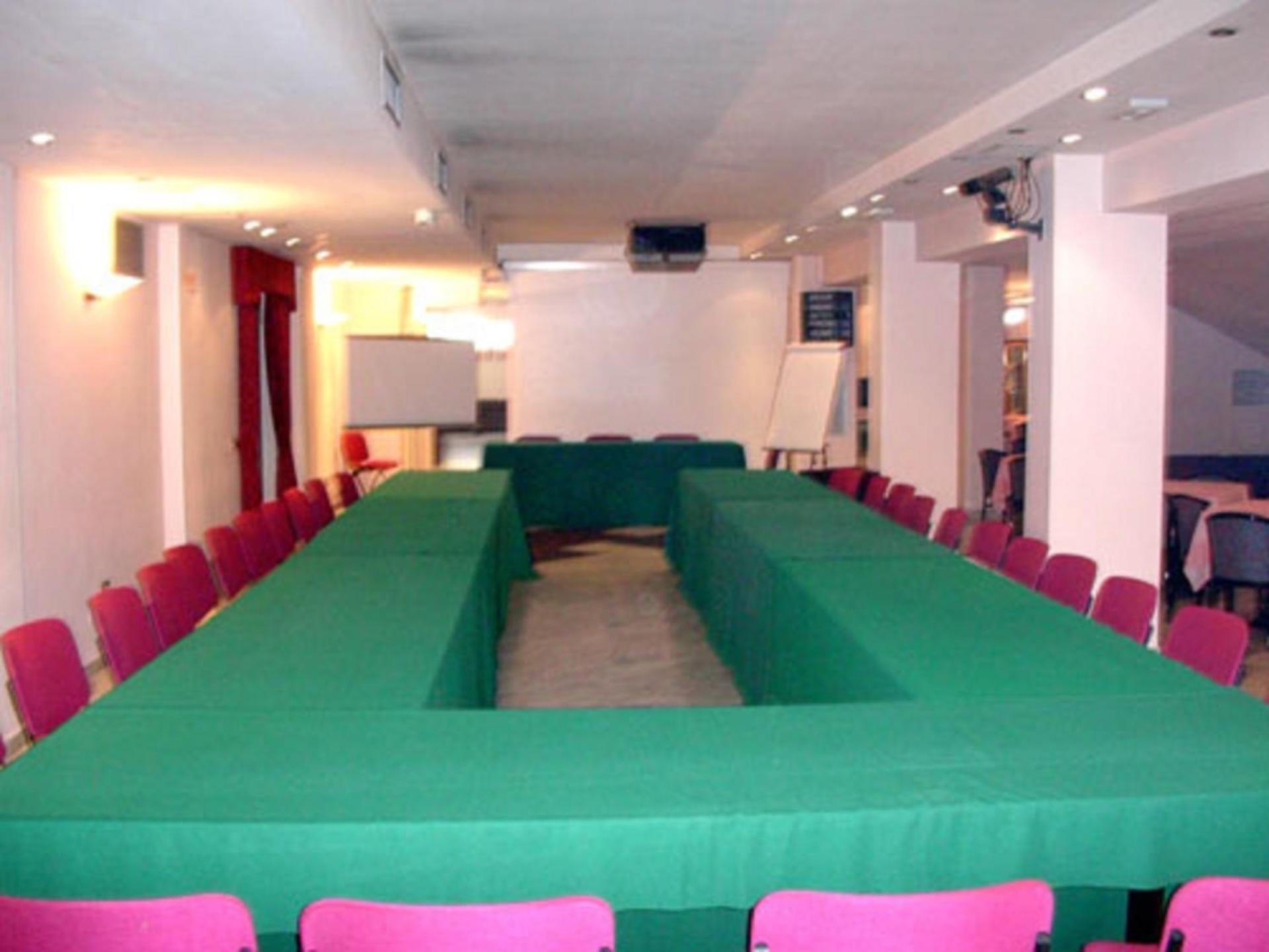 Meeting/conference room