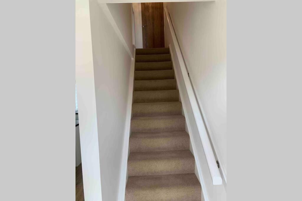 Comfy 2 bed house located at Wareham train station