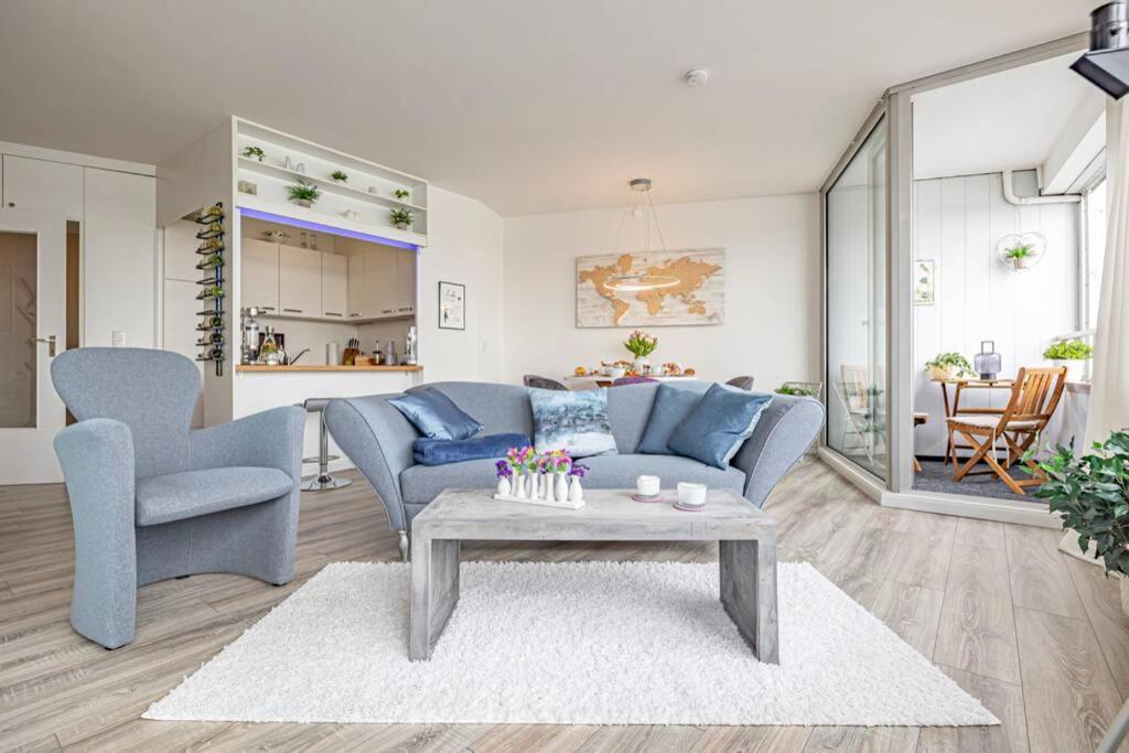 Traumblick! Mitten im Wasser u. doch ganz oben:)