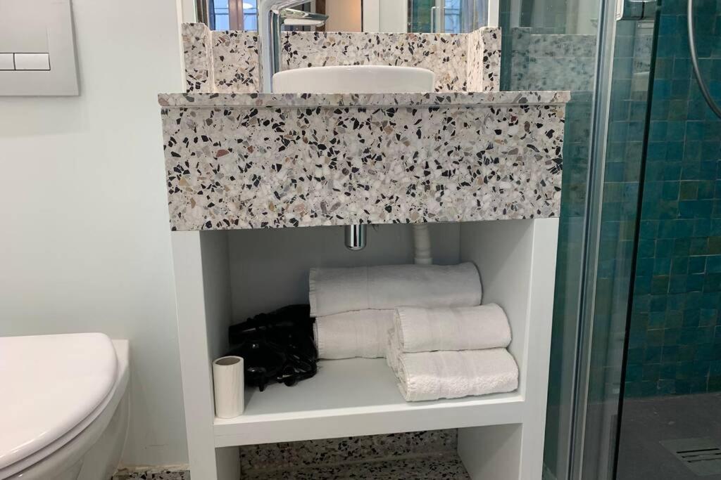 PARIS 4 LE MARAIS Hôtel de Ville LIFT