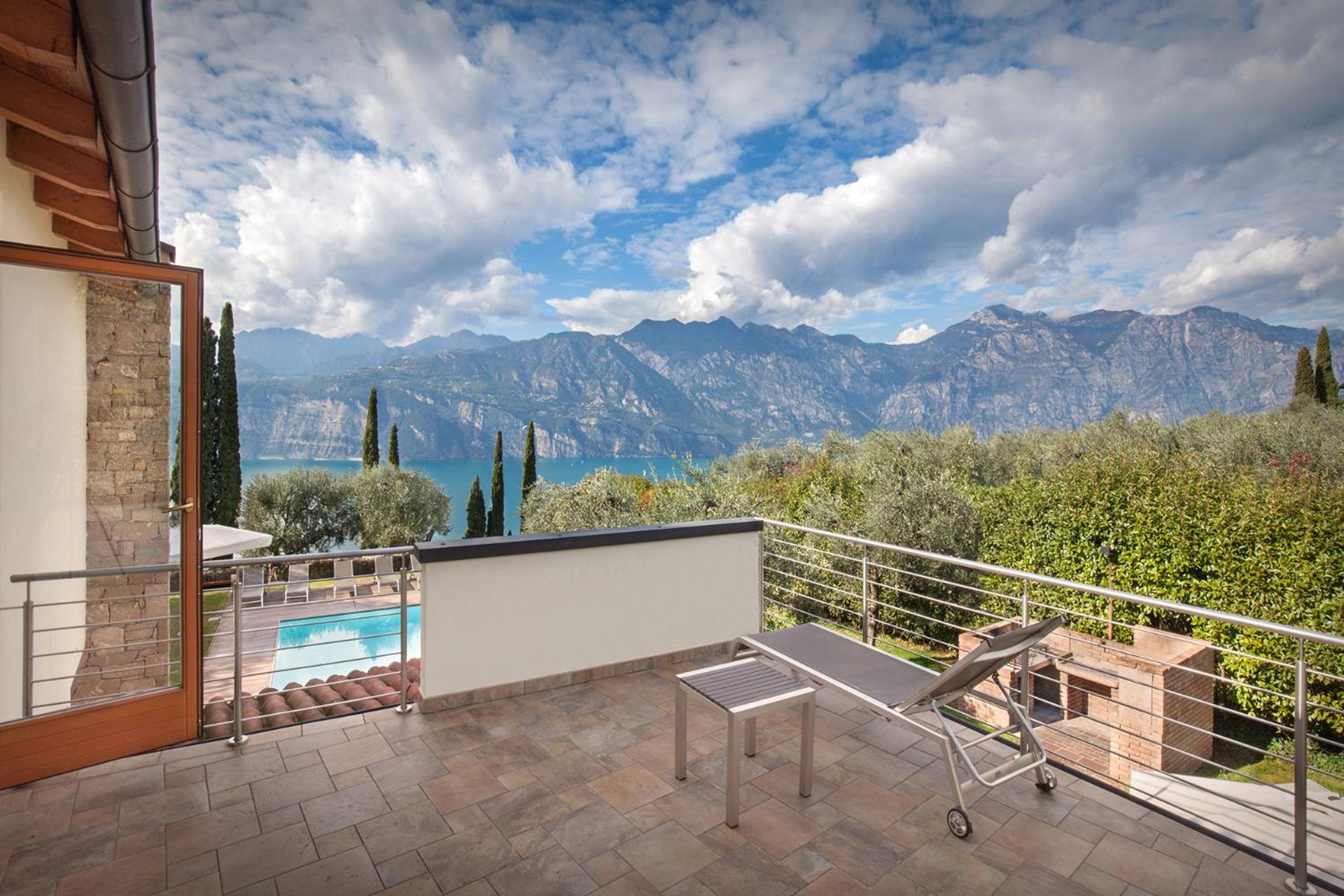 Villa Cipressi - Luxuri Lounge -