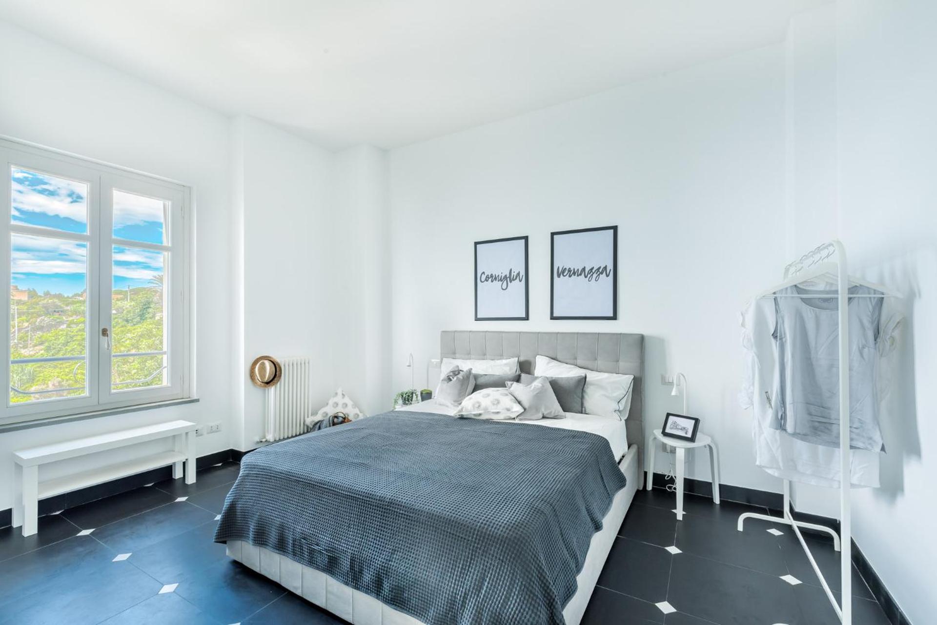 Sea Breeze Flat, Terre Marine