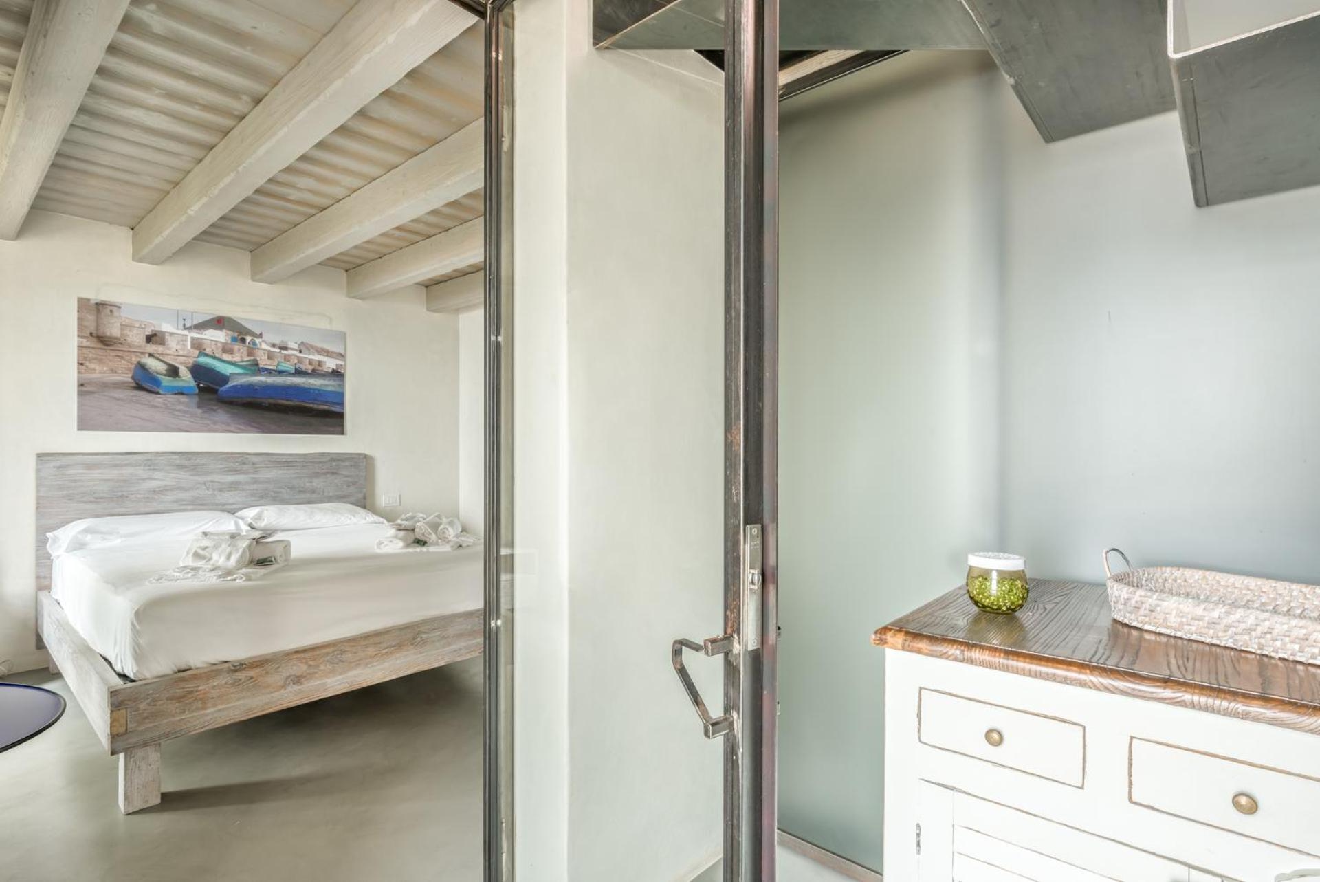 Sound of Silence, Terre Marine