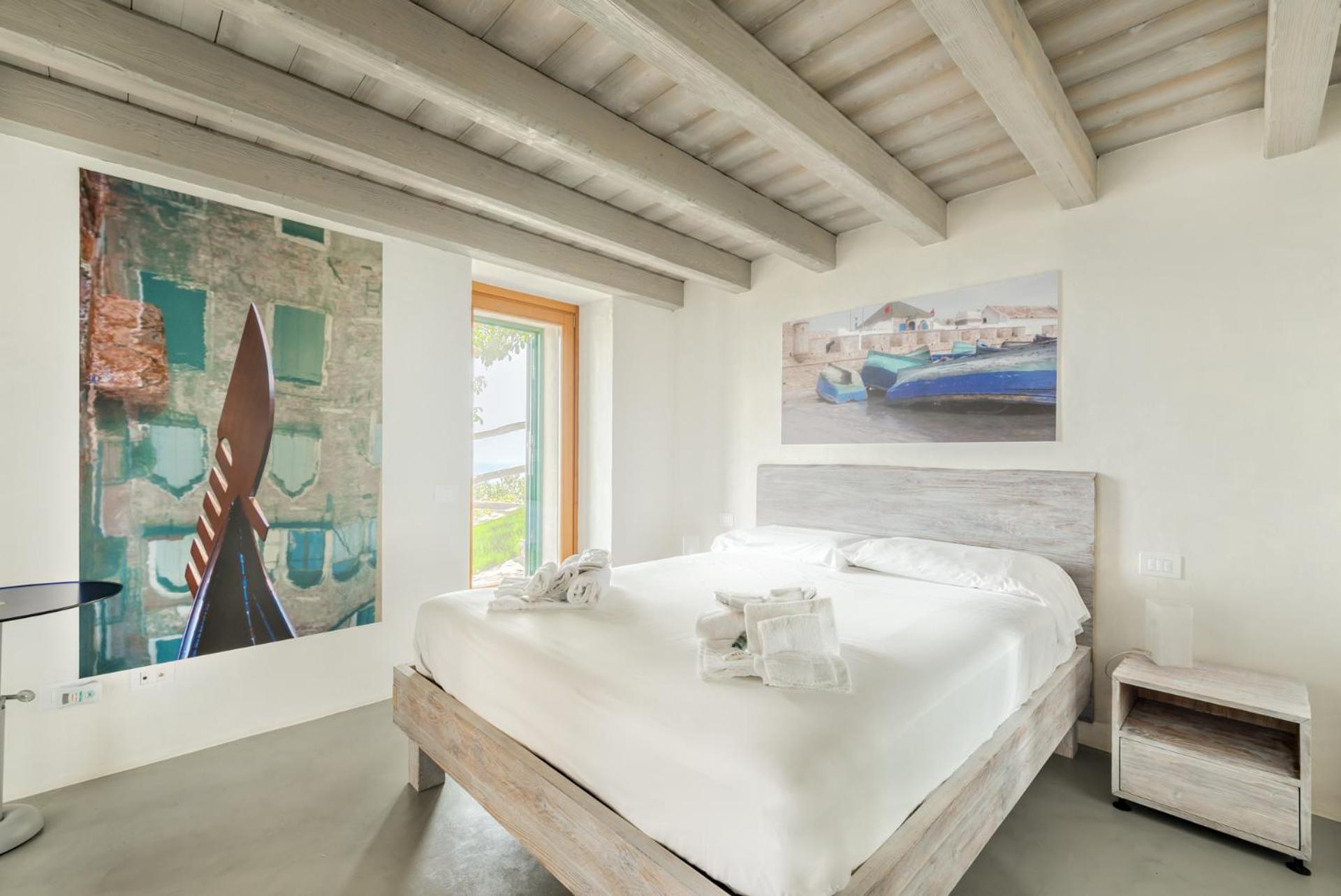 Sound of Silence, Terre Marine