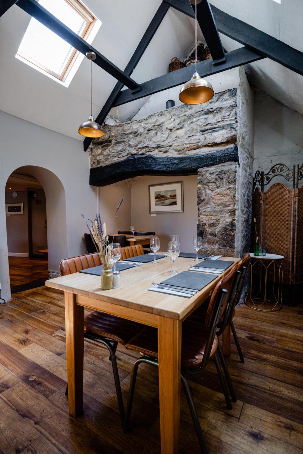 The Golden Lion, Newport, PEMBROKESHIRE