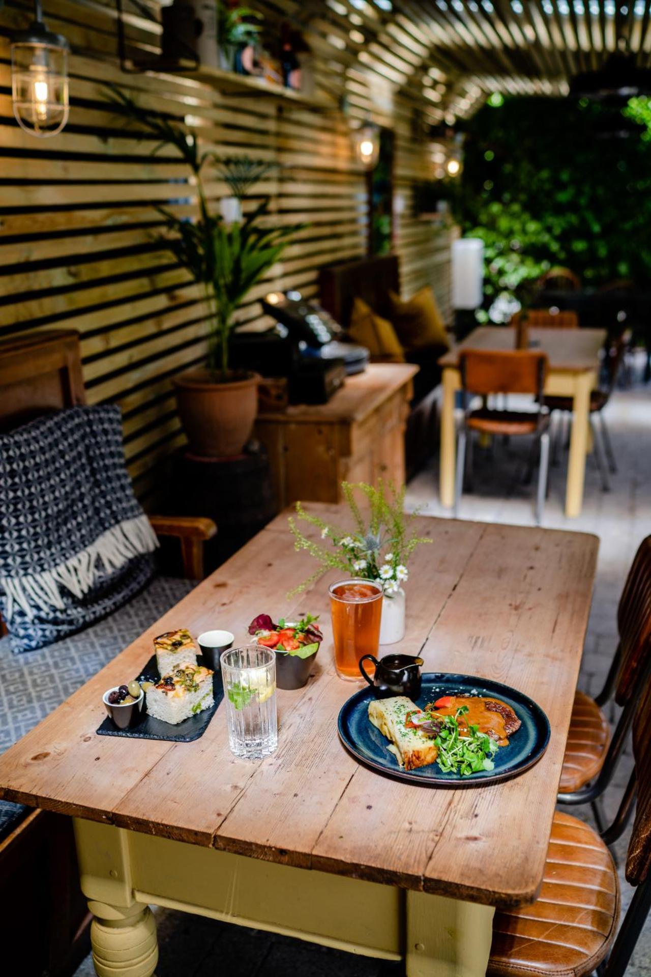 The Golden Lion, Newport, PEMBROKESHIRE