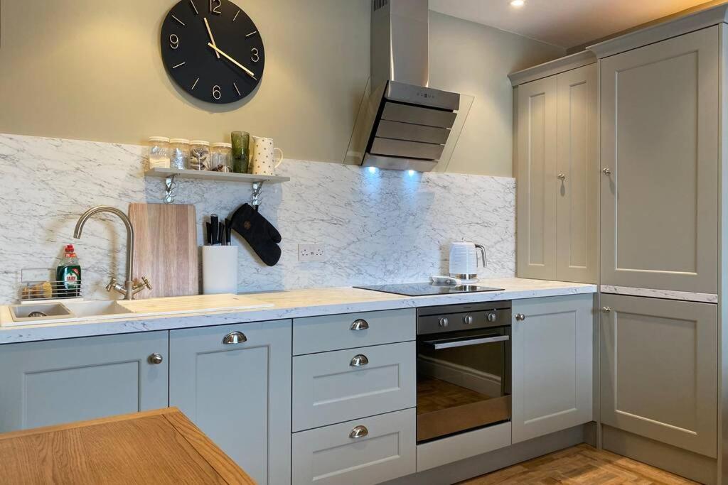 Mayfield Apartment Luxury first floor 1 bedroom apartment