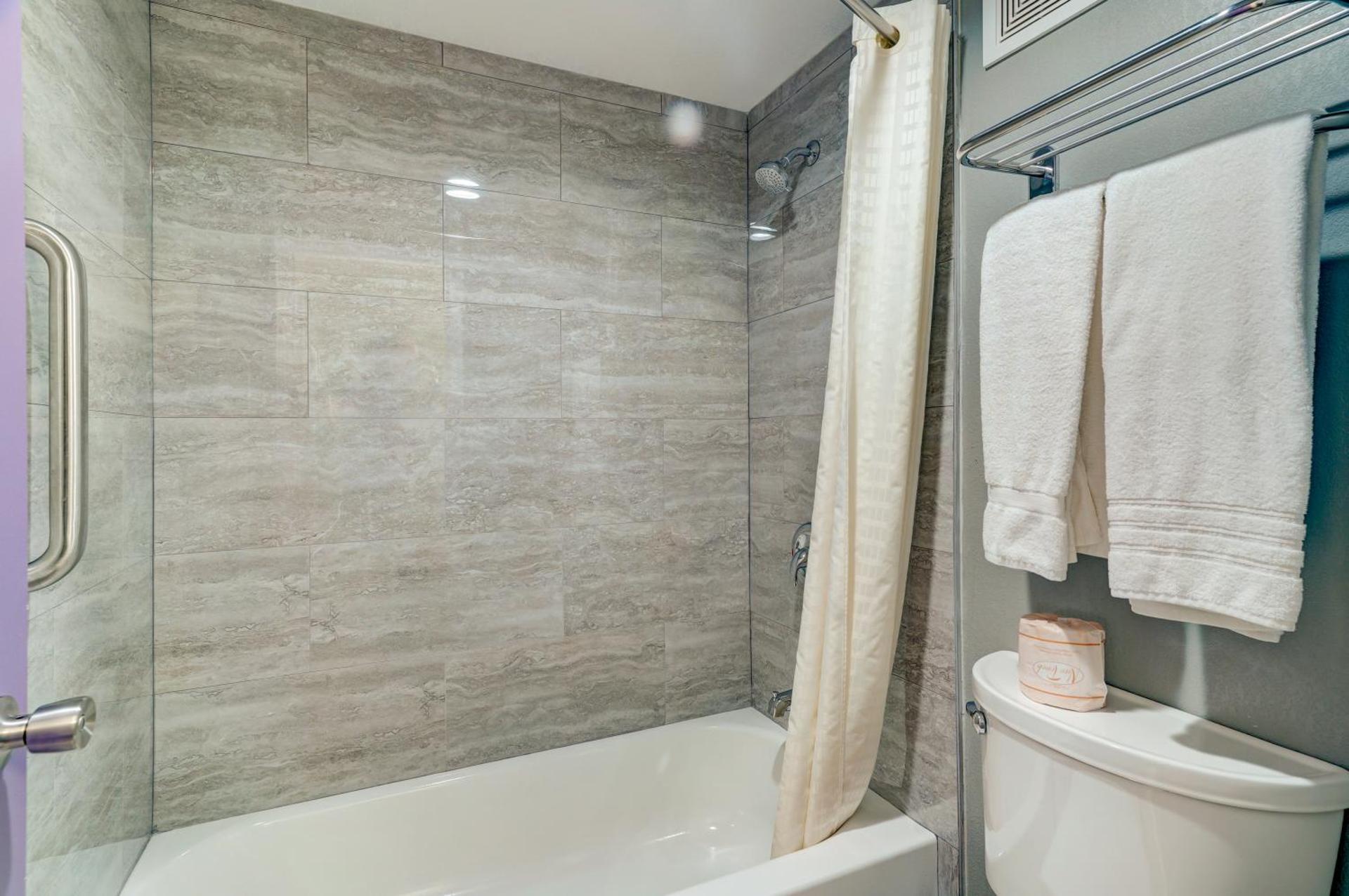 Double Room with Two Double Beds - Non-Smoking