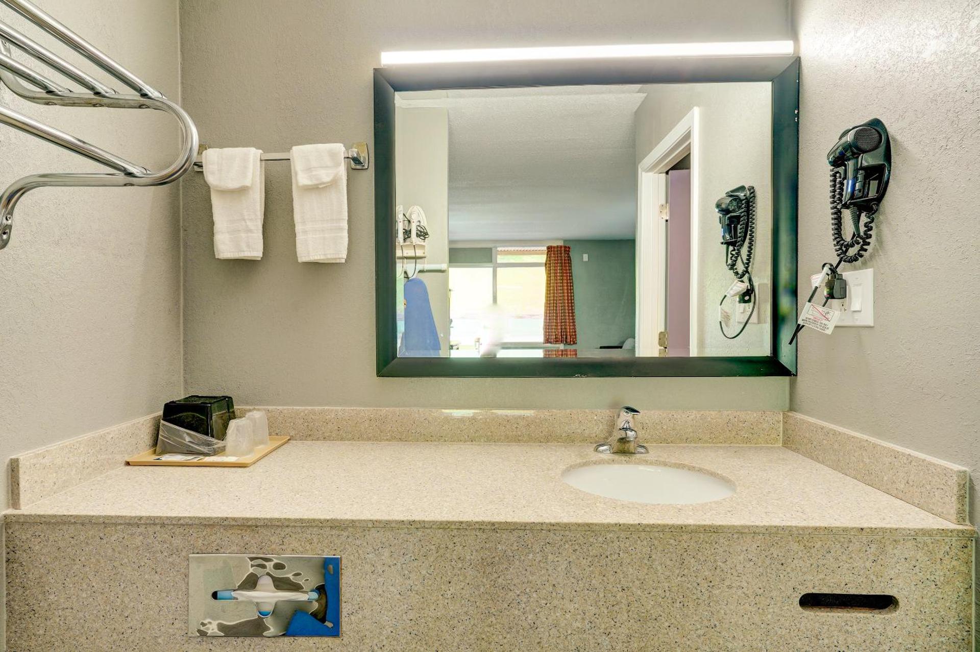 King Room - Non-Smoking