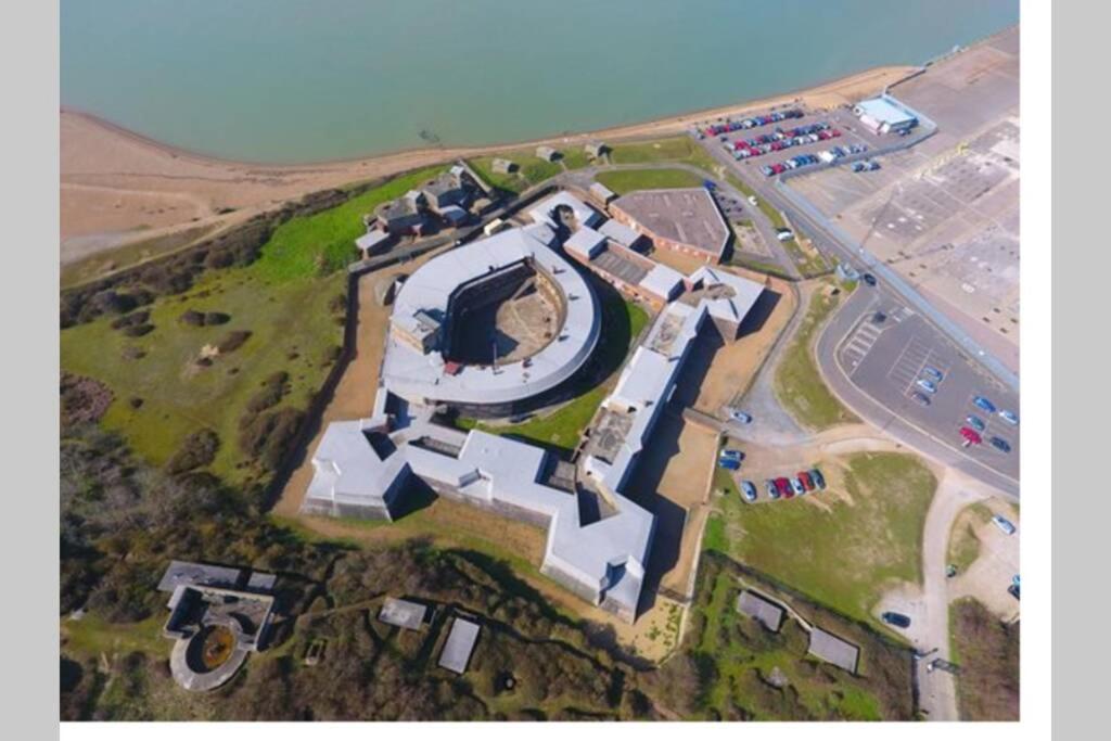 2 Bedroom Seafront Apartment