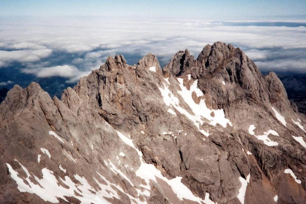 AIRE DE MONTAÑA - ESTUPENDAS VISTAS A LOS PICOS
