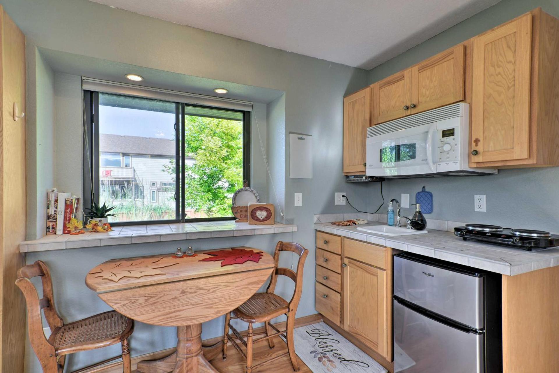 Loveland Guest House with Balcony by Boyd Lake