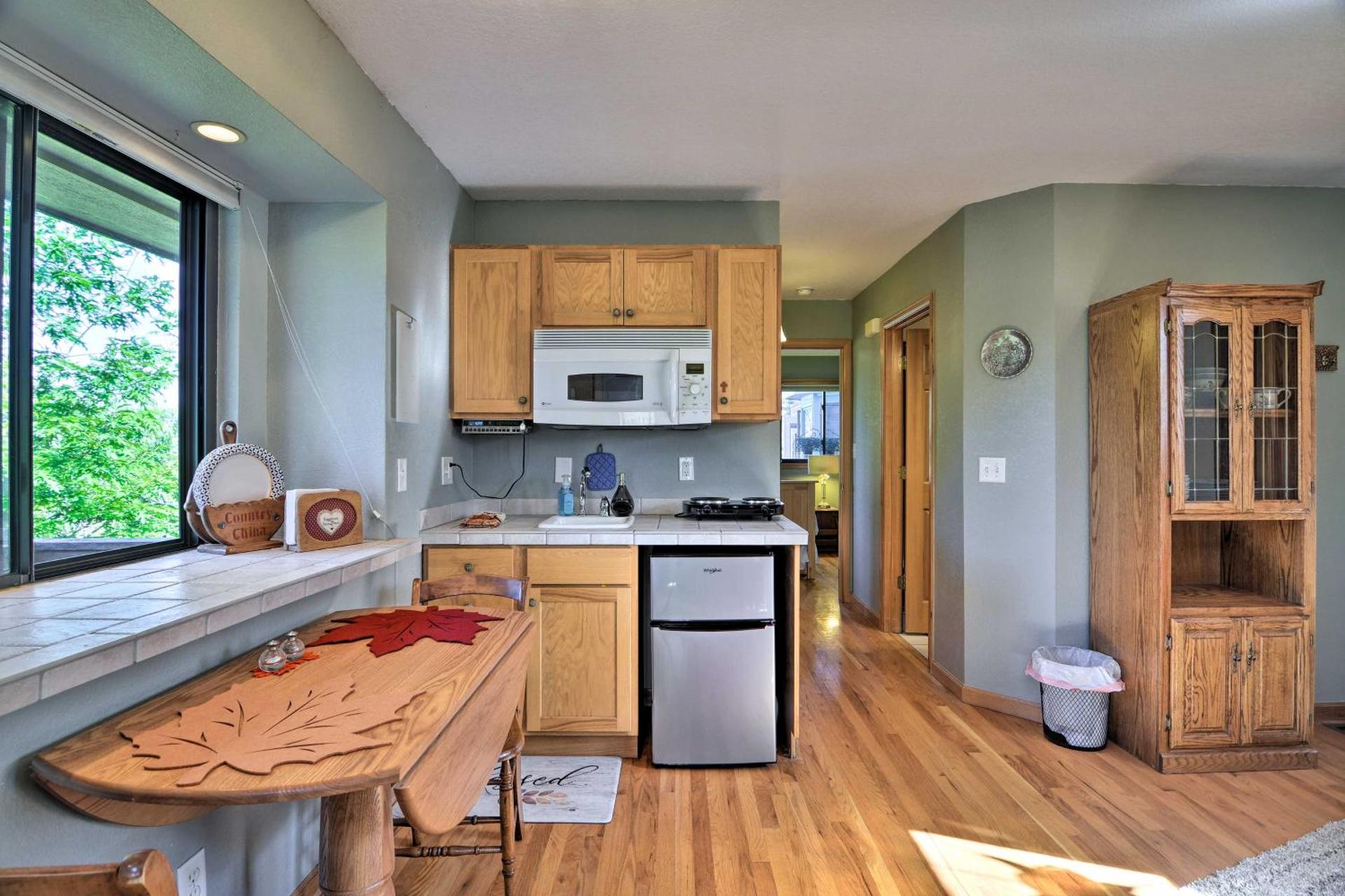 Loveland Guest House with Balcony by Boyd Lake