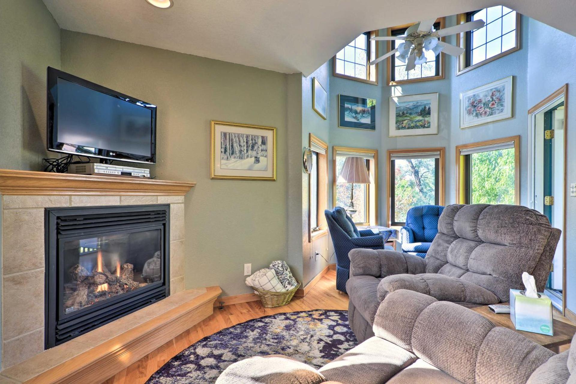 Loveland Guest House with Balcony by Boyd Lake