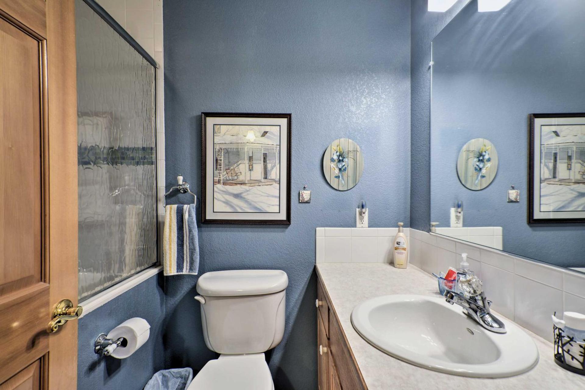 Loveland Guest House with Balcony by Boyd Lake