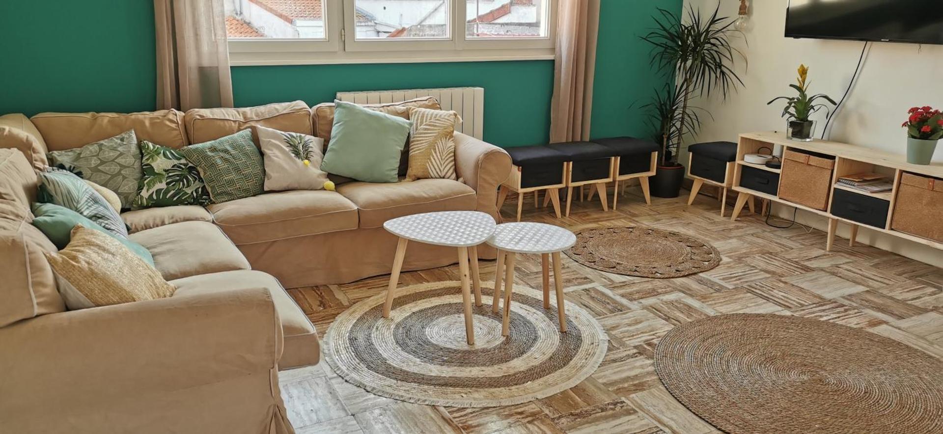 Communal lounge/ TV room